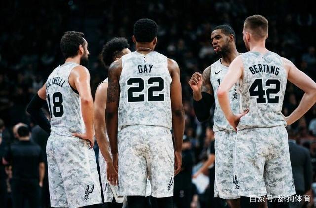 官方：切尔西门将罗伯特·桑切斯当选PFA11月最佳球员（官方：切尔西门将罗伯特·桑切斯获评PFA11月最佳球员）