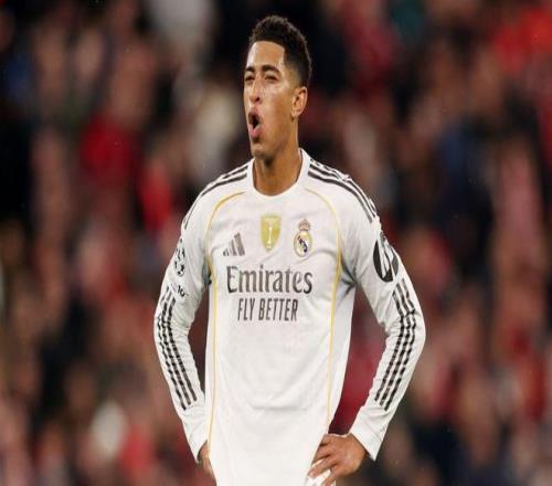 率米兰3胜1平！阿莱格里赛前领取意甲11月最佳主帅奖杯（阿莱格里赛前加冕意甲11月最佳主帅，米兰近四战3胜1平）